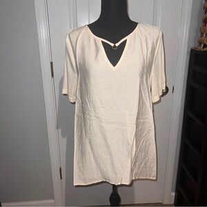 Doe & Rae - Size Large Cream - Key Hole V-Neck